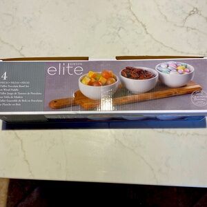 Gibson Elite 4 piece bowl set; 3 bowls on wooden paddle